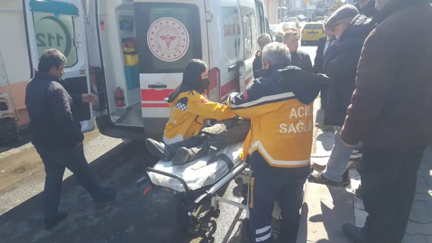 Yerde yatan şahıs ihbarı ekipleri harekete geçirdi...