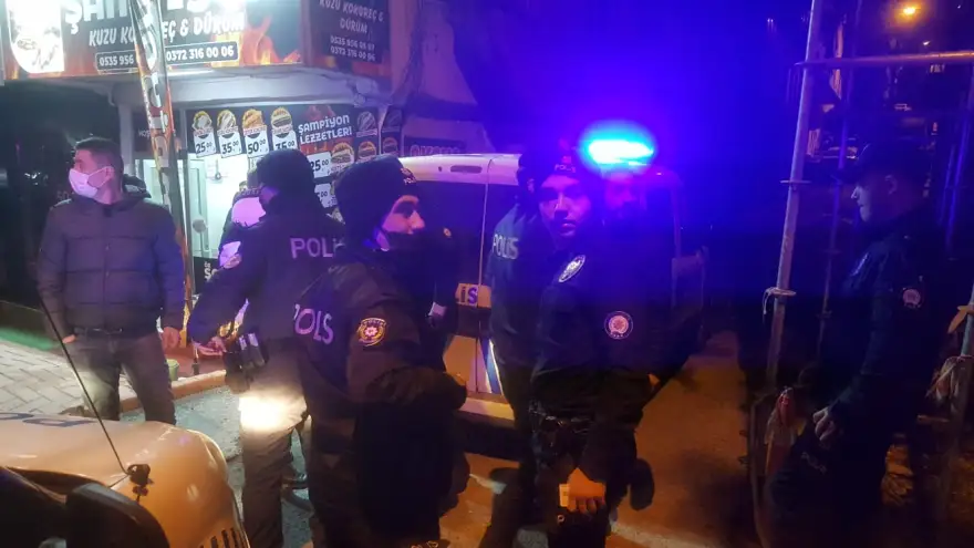 Polis her yerde saldırganları arıyor..