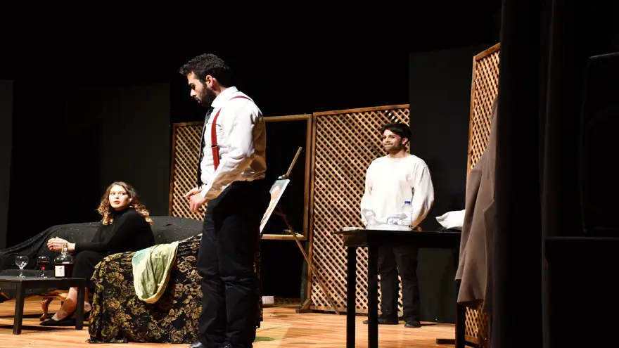 “Şehir” Adlı Oyun Tiyatroseverlerle Buluştu