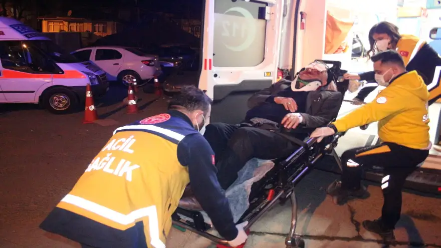 Yerde yatan şahısa 112 Müdahale etti