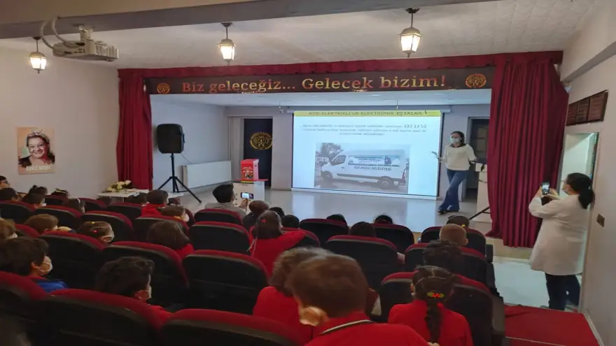 Geri dönüşüm çalışmaları miniklere anlatıldı