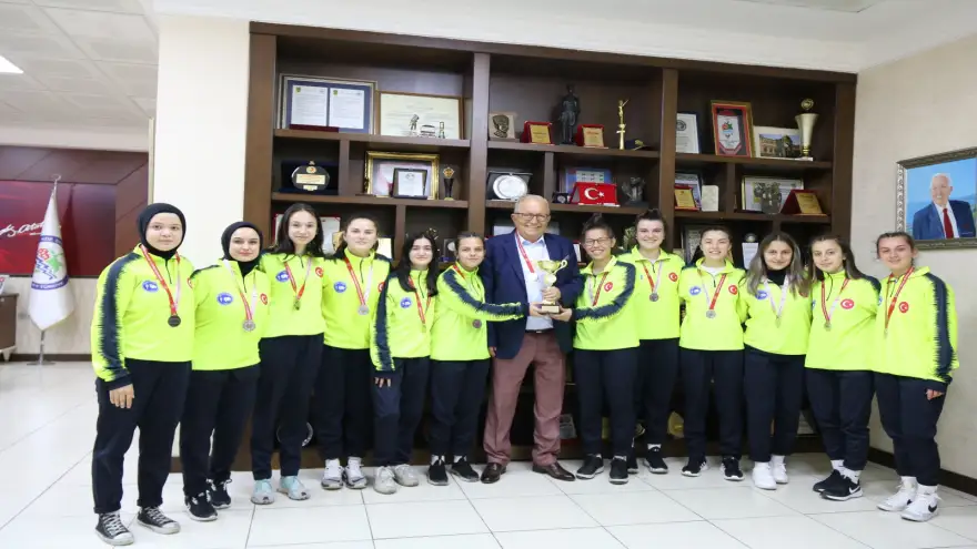 Başkan Posbıyık:  Önemli Başarı; Kızlarımızı Tebrik Ediyorum