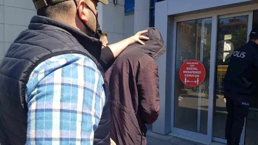 Uyuşturucu taciri iki zanlı adliye'ye sevk edildi