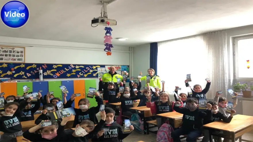 Miniklere teorik ve uygulamalı eğitim verildi