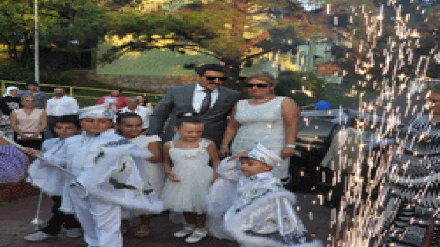 SARAL AİLESİNİN MUTLU GÜNÜ