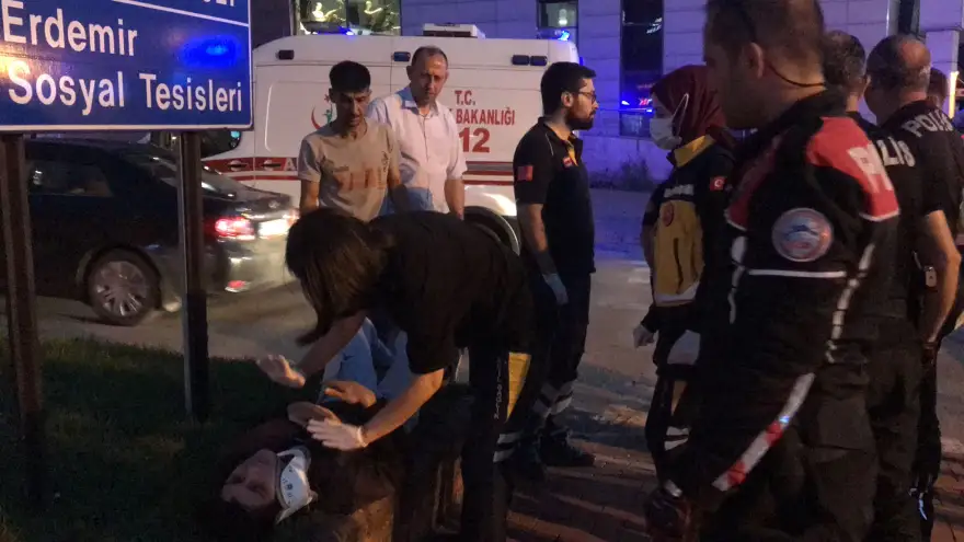 Yolun karşısına geçmek isteyen yayaya motosiklet çarptı...