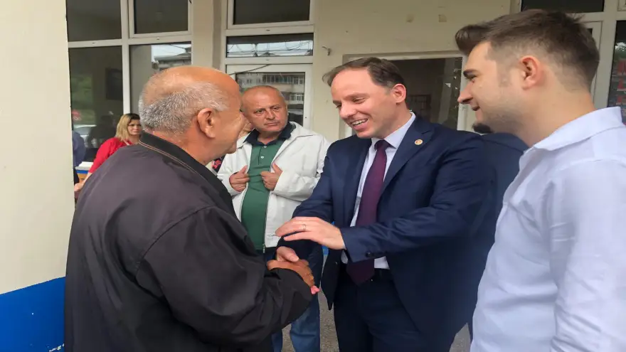 Yavuzyılmaz bayramda vatandaşlarla kucaklaşmaya devam ediyor