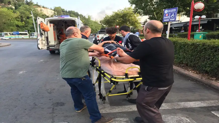 Kafe çalışanı dengesini kaybetti merdivenlerden yuvarlandı
