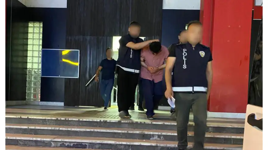 Baltalı katil çıkarıldığı mahkemece tutuklandı