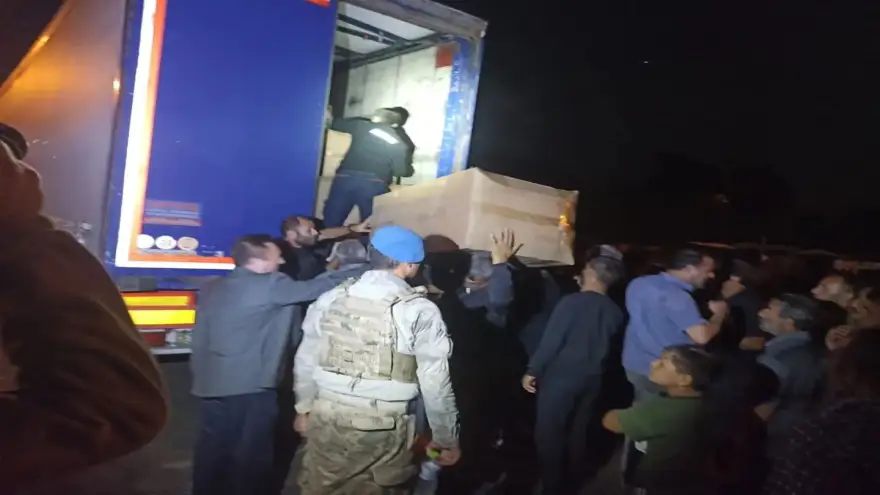 AFAD Mevsimlik işçilere yrdım kolisi dağıttı..