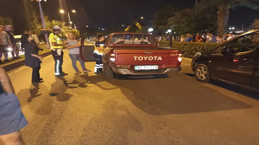 Otomobil ticarei kamyonetle çarpıştı: 1 Yaralı