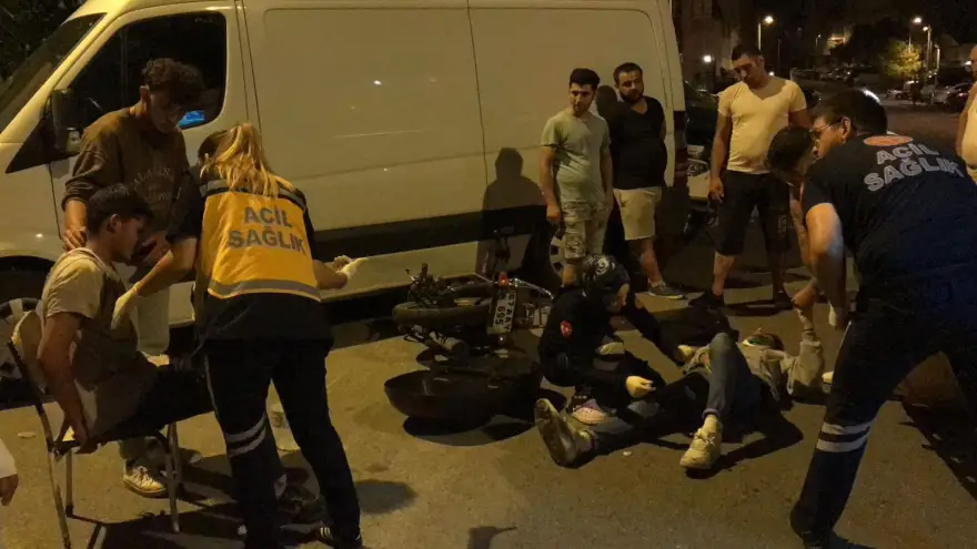 Motosiklet devrildi: 2 Yaralı