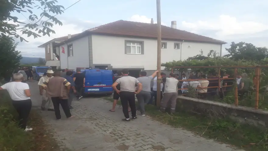 Av tüfeğiyle intihar etti..