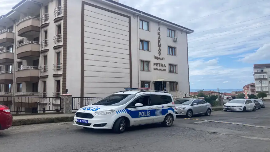 İki yaşındaki bebek beşinci kattan düştü..