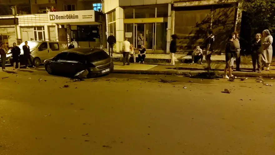 Alkollü sürücü park halindeki araçları biçti