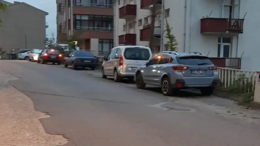 Kaldırım yolla birleşti