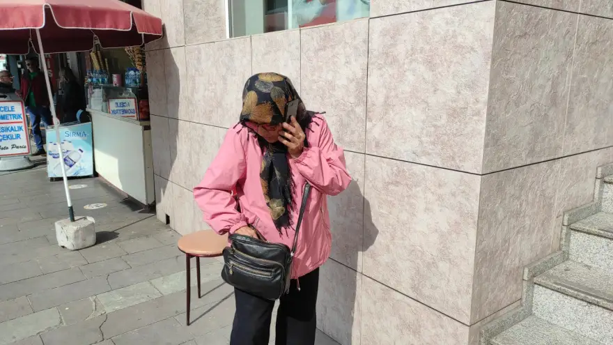 Dolandırıcılarının eline düşen kadın, yaklaşık 52 bin lira dolandırıldı