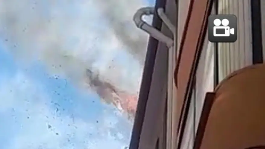Kebap salonunun bacasından çıkan kıvılcım nedeniyle yangın çıktı.