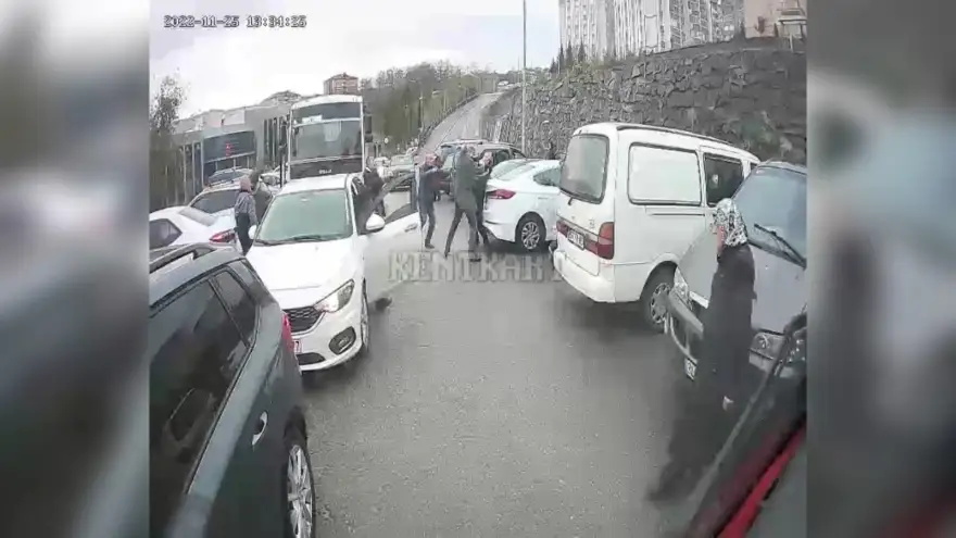 Taksiciyi darp etti