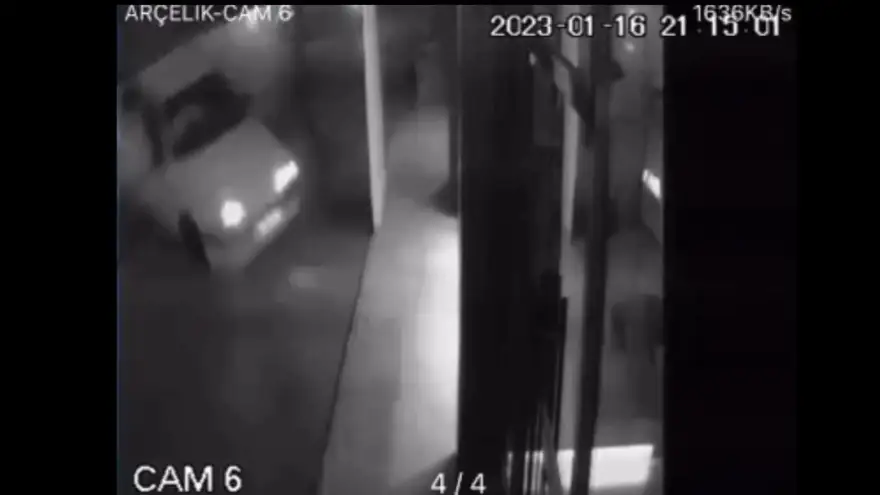 Ereğli'de 3 kişinin yaralandığı kaza anları kamerada...