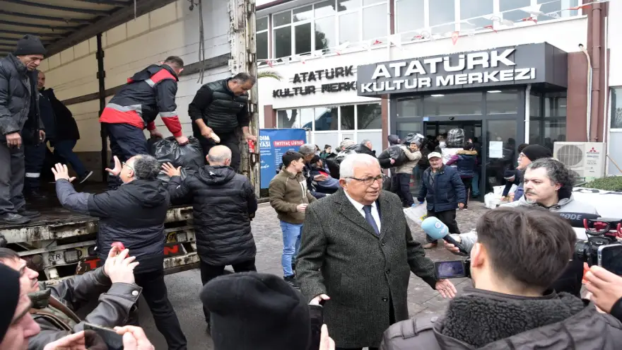 Kdz. Ereğli halkı, deprem bölgesi için yardıma koştu