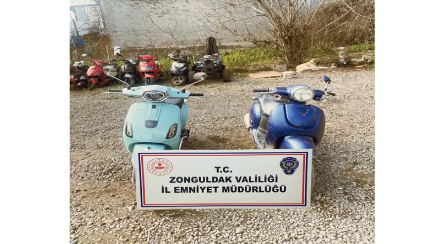 Motosikleti çalan zanlı çıkarıldığı mahkemece tutuklandı....