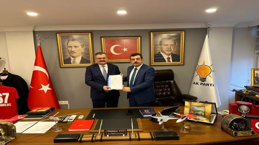 Çaturoğlu, aday adaylığı başvurusunu yaptı..