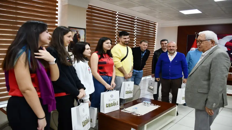 Voleybolcularından Başkan Posbıyık’a Teşekkür Ziyareti