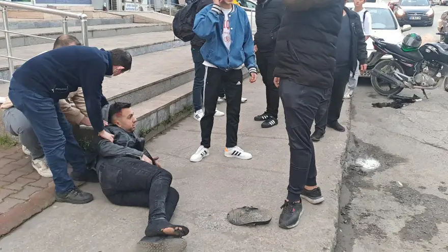 Minibüs ile motosiklet çarpıştı: 1 Yaralı