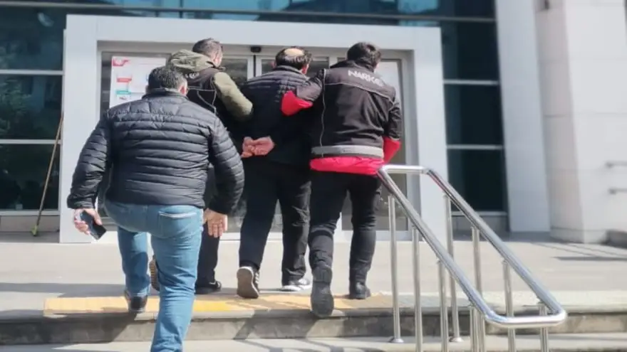 Uyuşturucu ticareti yapan bir kişi polis ekiplerince yakalandı...