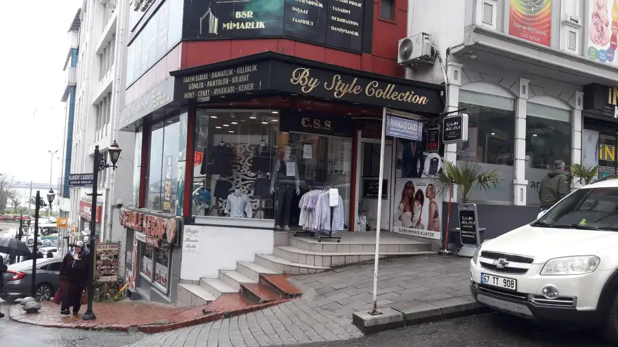 Yüzlerce üründe %50 İndirim sizleri bekliyor...