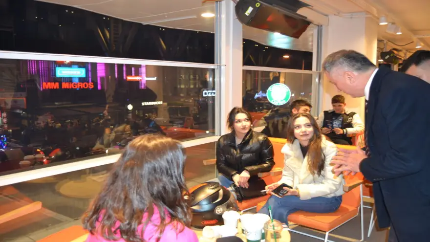 Bozkurt, gençlerle bir araya geldi...