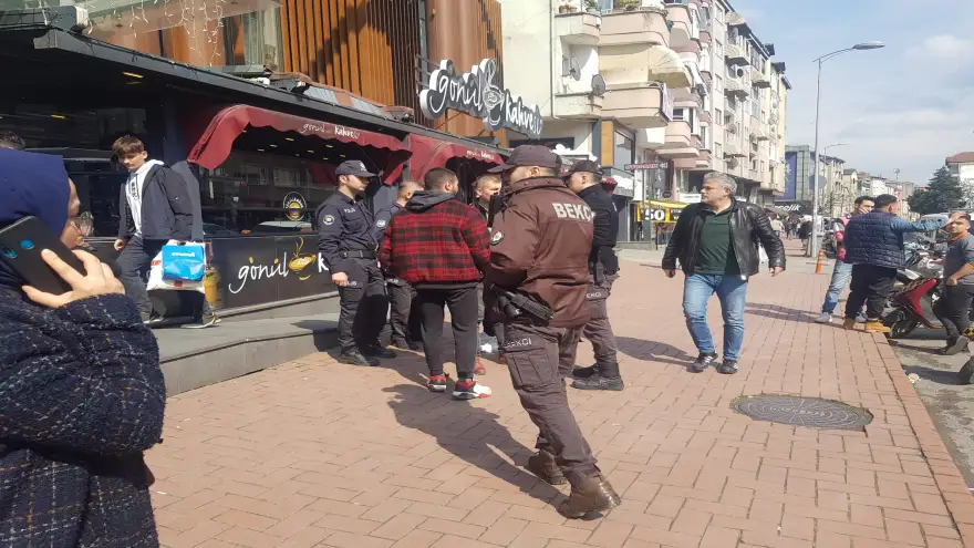 Eski eşini, yeni sevgilisi ile gördü, kavga çıkarttı...