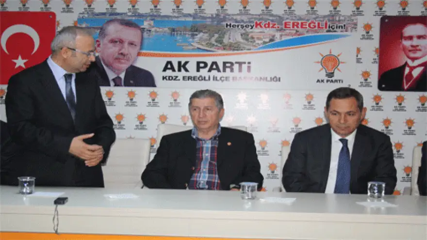 AK PARTİDE BAYRAMLAŞMA PROGRAMI DÜZENLENDİ