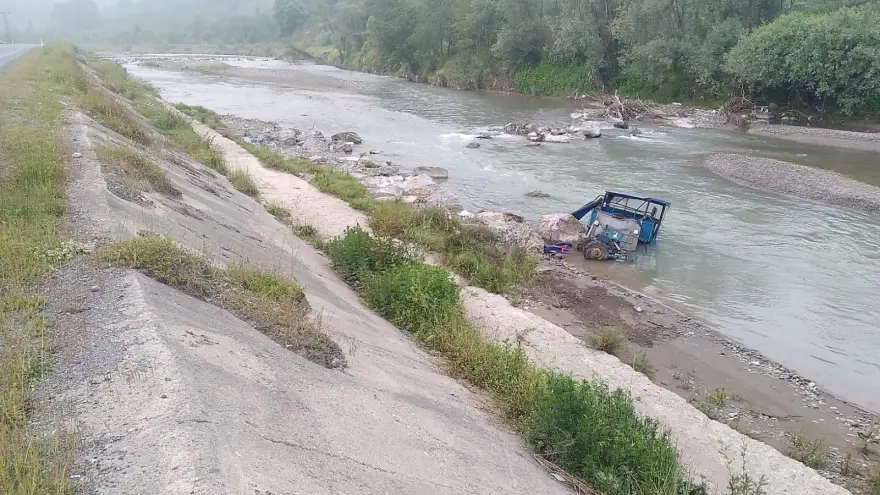Dereye uçtuğu patpatı bırakıp kayıplara karıştı