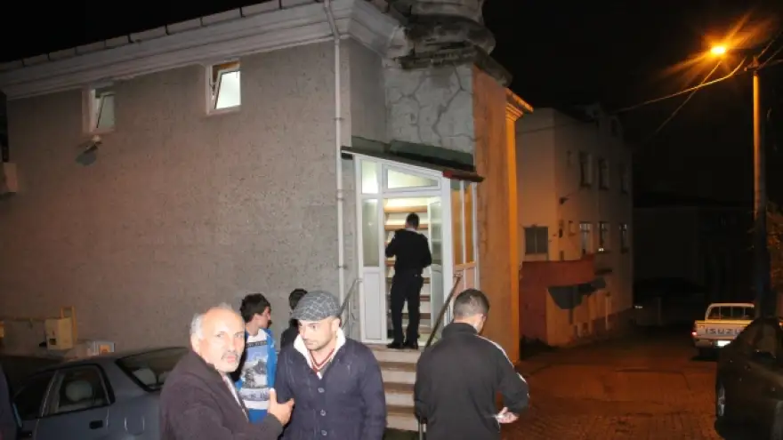 YARDIM PARALARINI ÇALDILAR