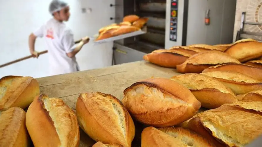 Vali, ekmek zammına izin vermiyor, fırıncılar diretiyor