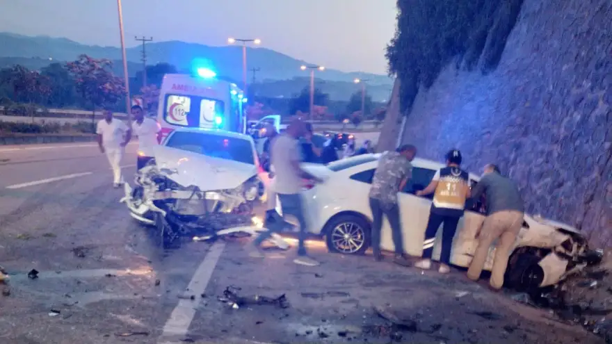 Trafik Kazası: 6 Yaralı 
