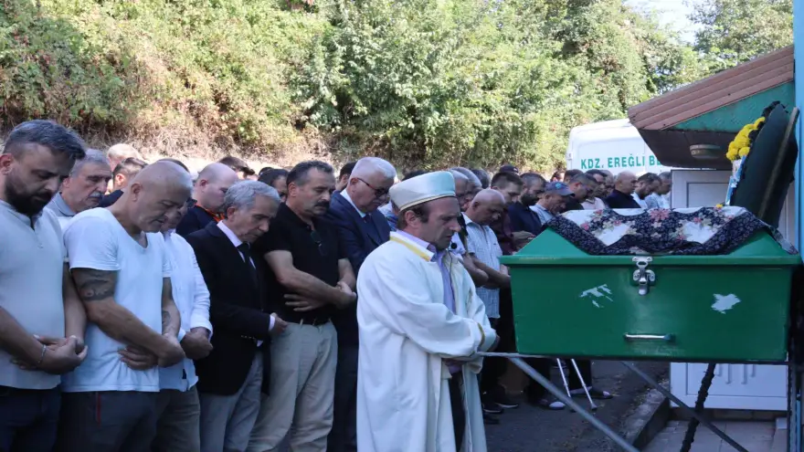 Nişanlısıyla kazada ölen Betül son yolculuğuna uğurlandı