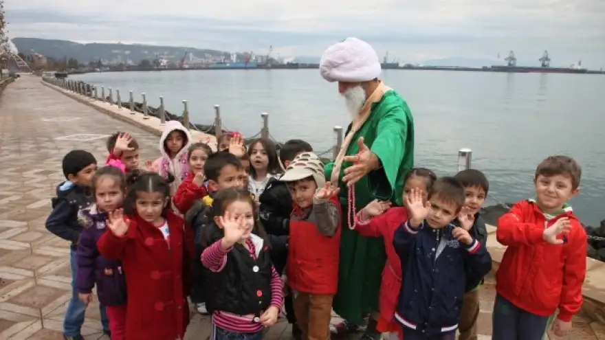 DENİZE MAYA ÇALDILAR