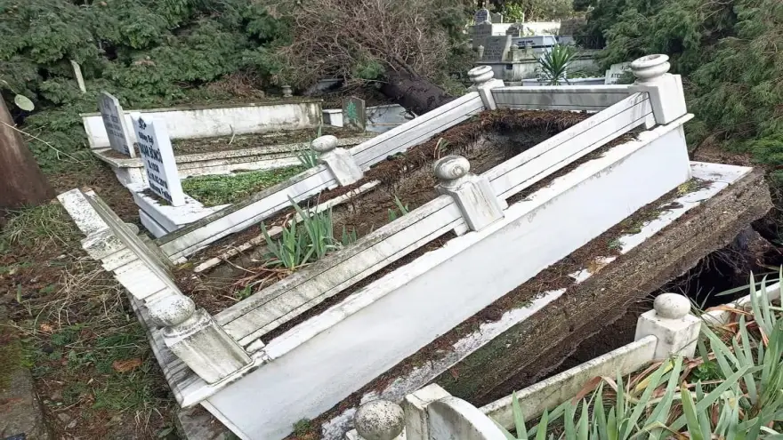 Kdz. Ereğli’de, fırtınada hasar gören mezarların tespitleri yapılıyor