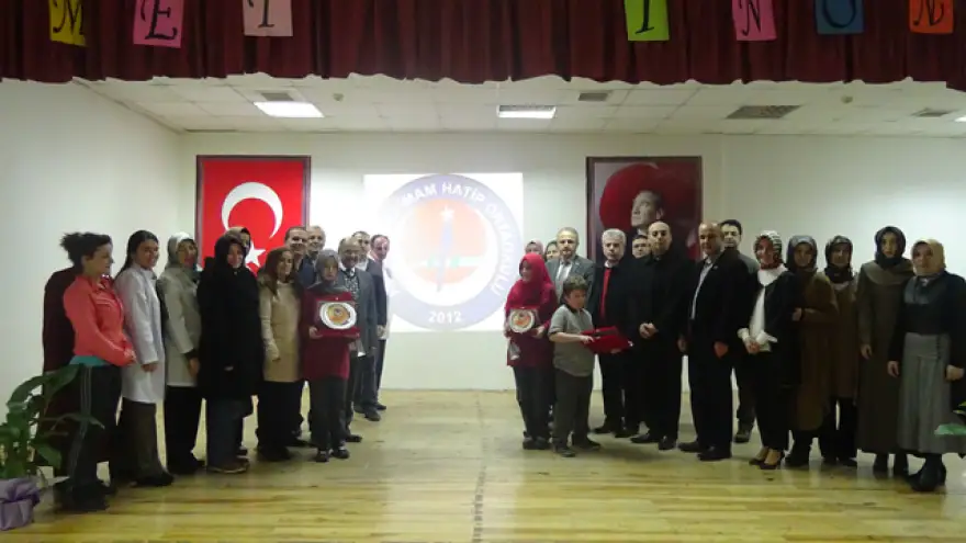 LOGO YARIŞMASINDA SPONSORLARA PLAKET