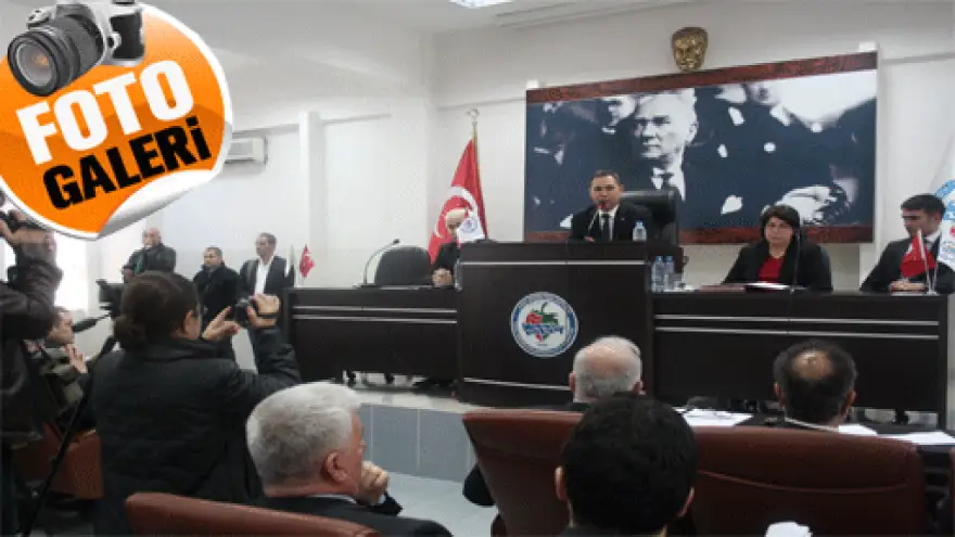 ÇOCUKLAR, İLK ÖNERGELERİNİ MECLİSE SUNDU