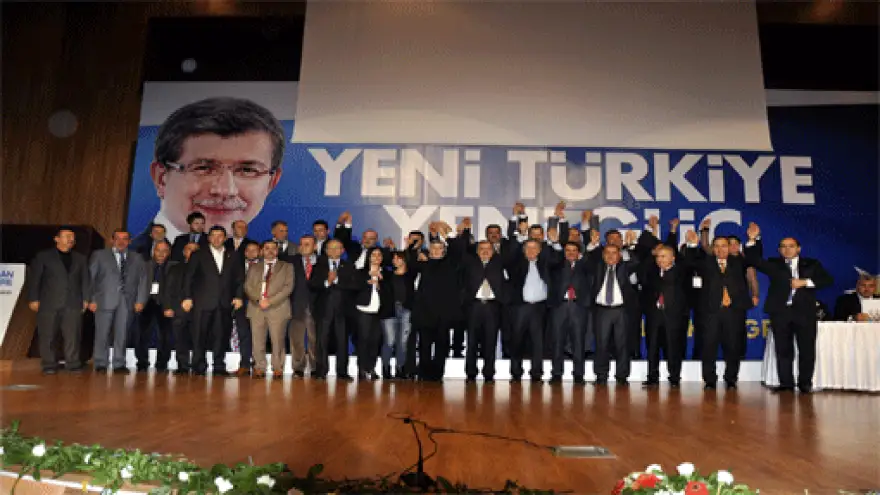 AK PARTİ GÖREV DAĞILIMINI YAPTI
 