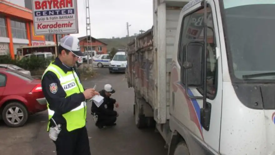 CEZAYI LASTİKTEN DEĞİL EHLİYETTEN YEDİLER