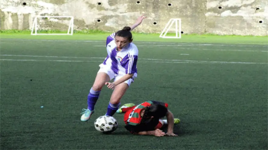 KIZLAR YÜZLERİ GÜLDÜRDÜ                                                    