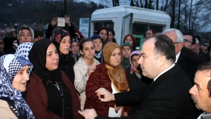 AKIN:"ÖLÜ SAYICI ENERJİ BAKANI İSTEMİYORUZ"