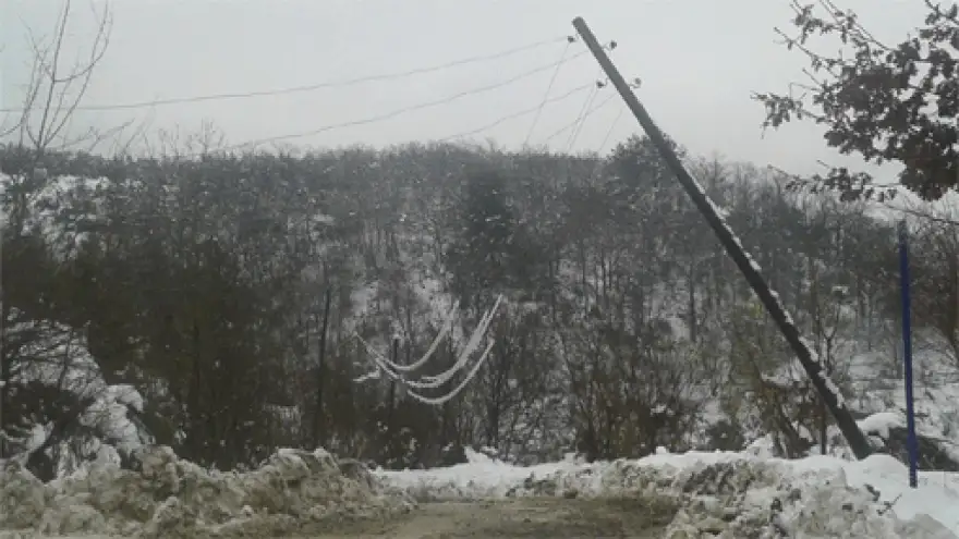 EREĞLİ KORUBAŞI MAHALLESİ'NE 2 GÜNDÜR ELEKTRİK VERİLEMİYOR