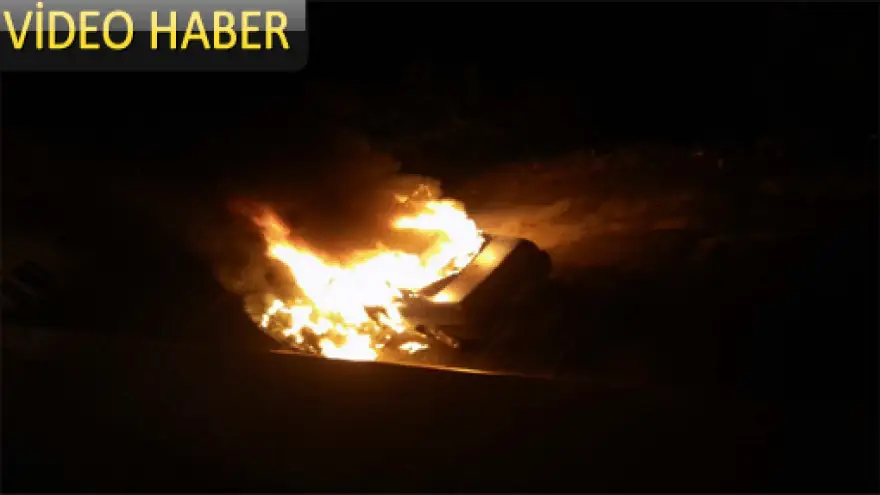 ALEV TOPUNA DÖNEN OTOMOBİLDEN SON ANDA KURTULDU