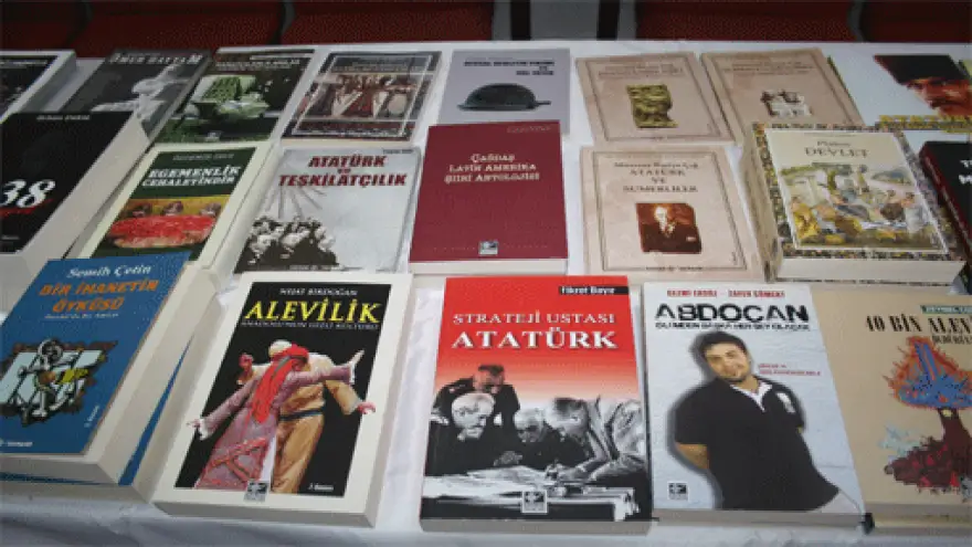 EREĞLİ İŞÇİ PARTİSİNDE KİTAP SATIŞI DEVAM EDİYOR